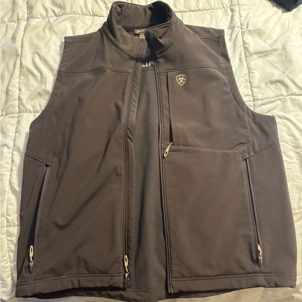 Ariat Men's Dark Brown Softshell Vest